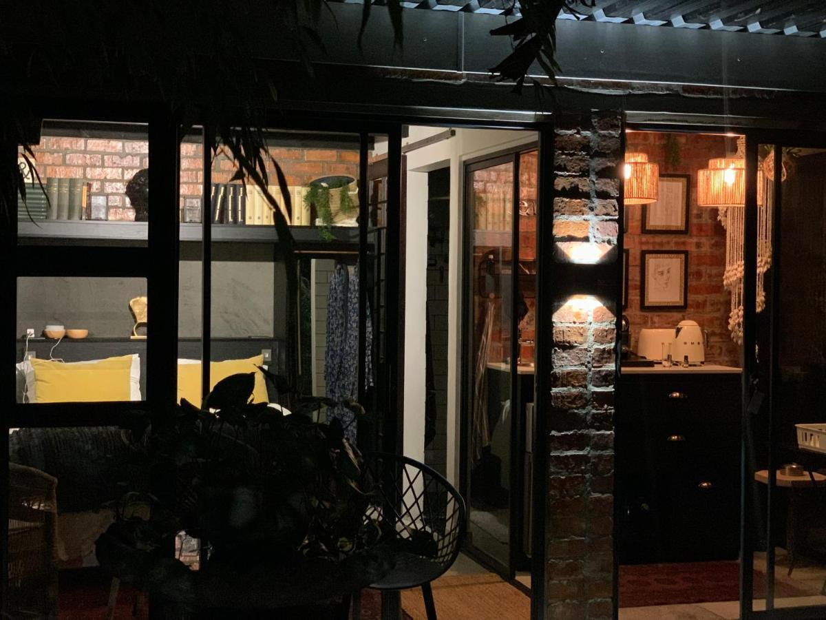 The Secret Garden Hideaway Apartment Мозел Бей Екстериор снимка