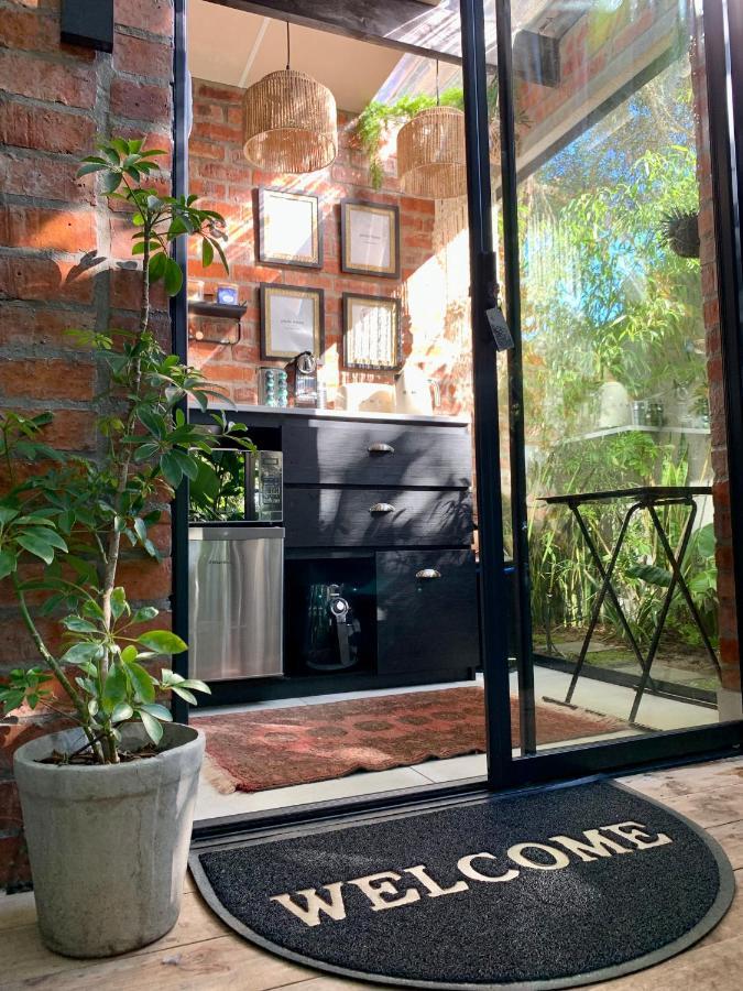 The Secret Garden Hideaway Apartment Мозел Бей Екстериор снимка