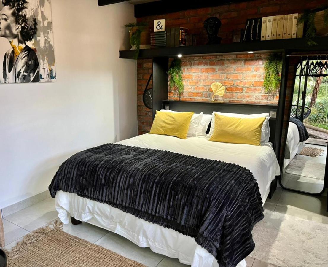 The Secret Garden Hideaway Apartment Мозел Бей Екстериор снимка