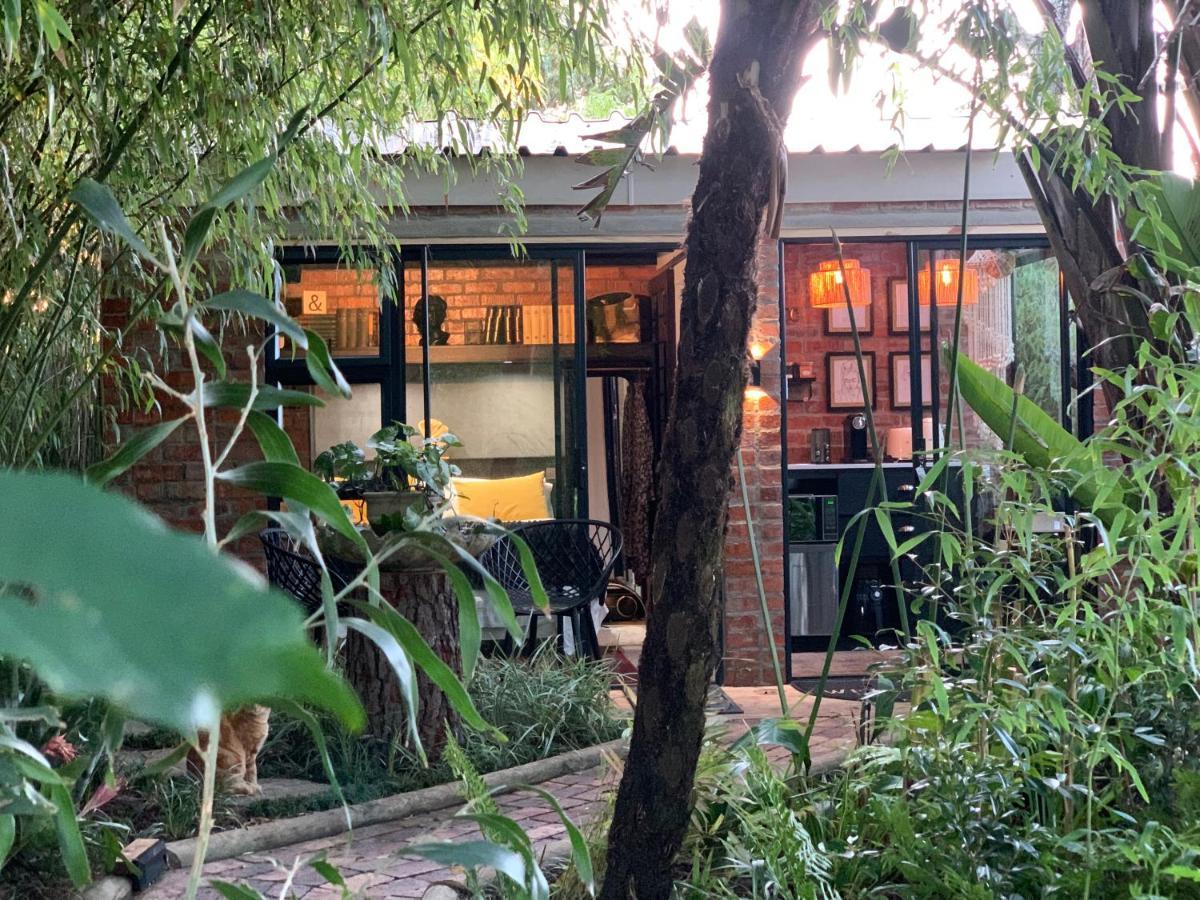The Secret Garden Hideaway Apartment Мозел Бей Екстериор снимка