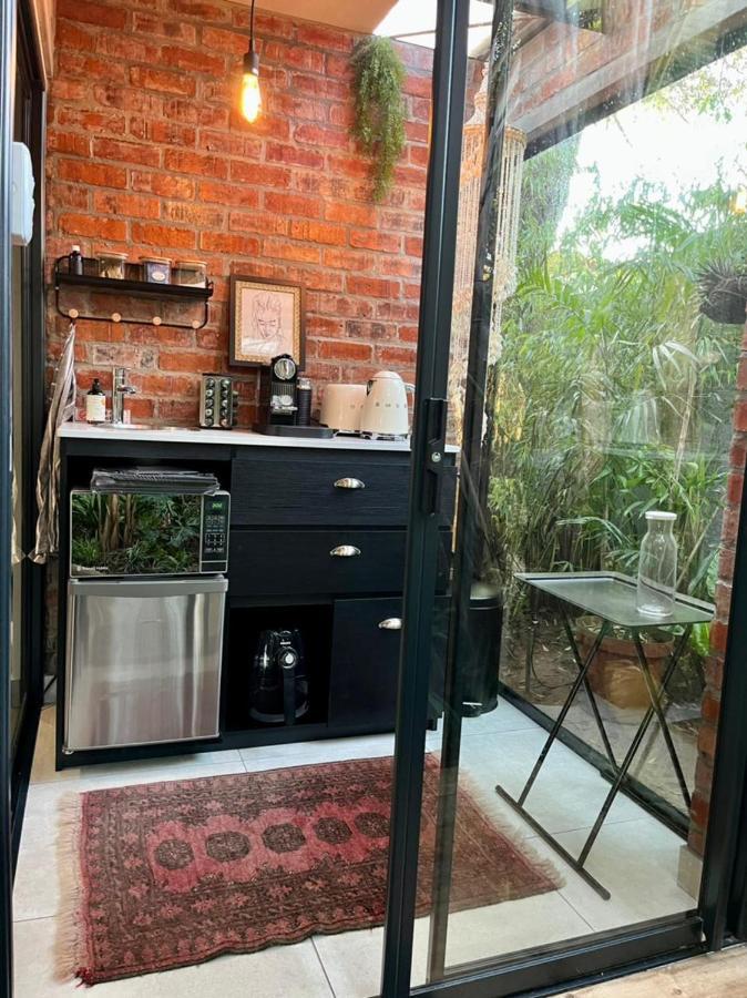 The Secret Garden Hideaway Apartment Мозел Бей Екстериор снимка